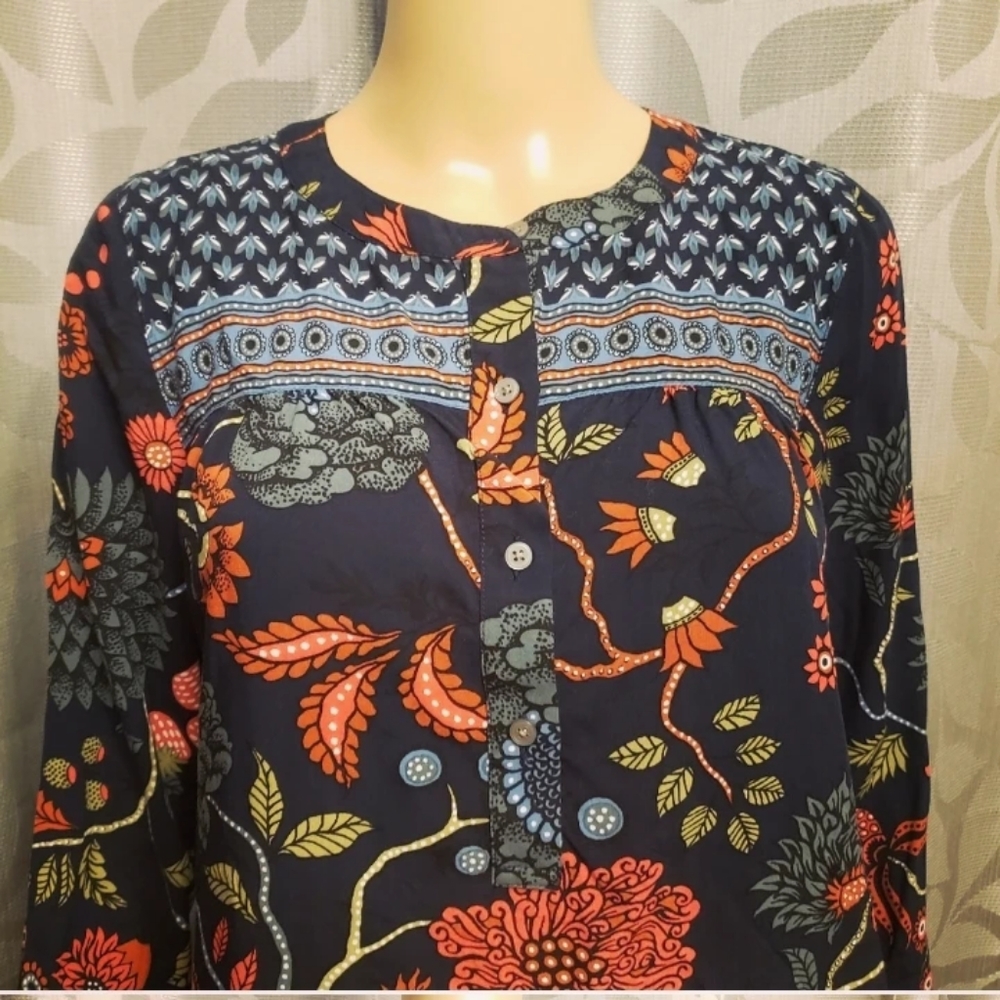LOFT Long Sleeve Floral Henley blouse, size Small - Picture 3 of 8